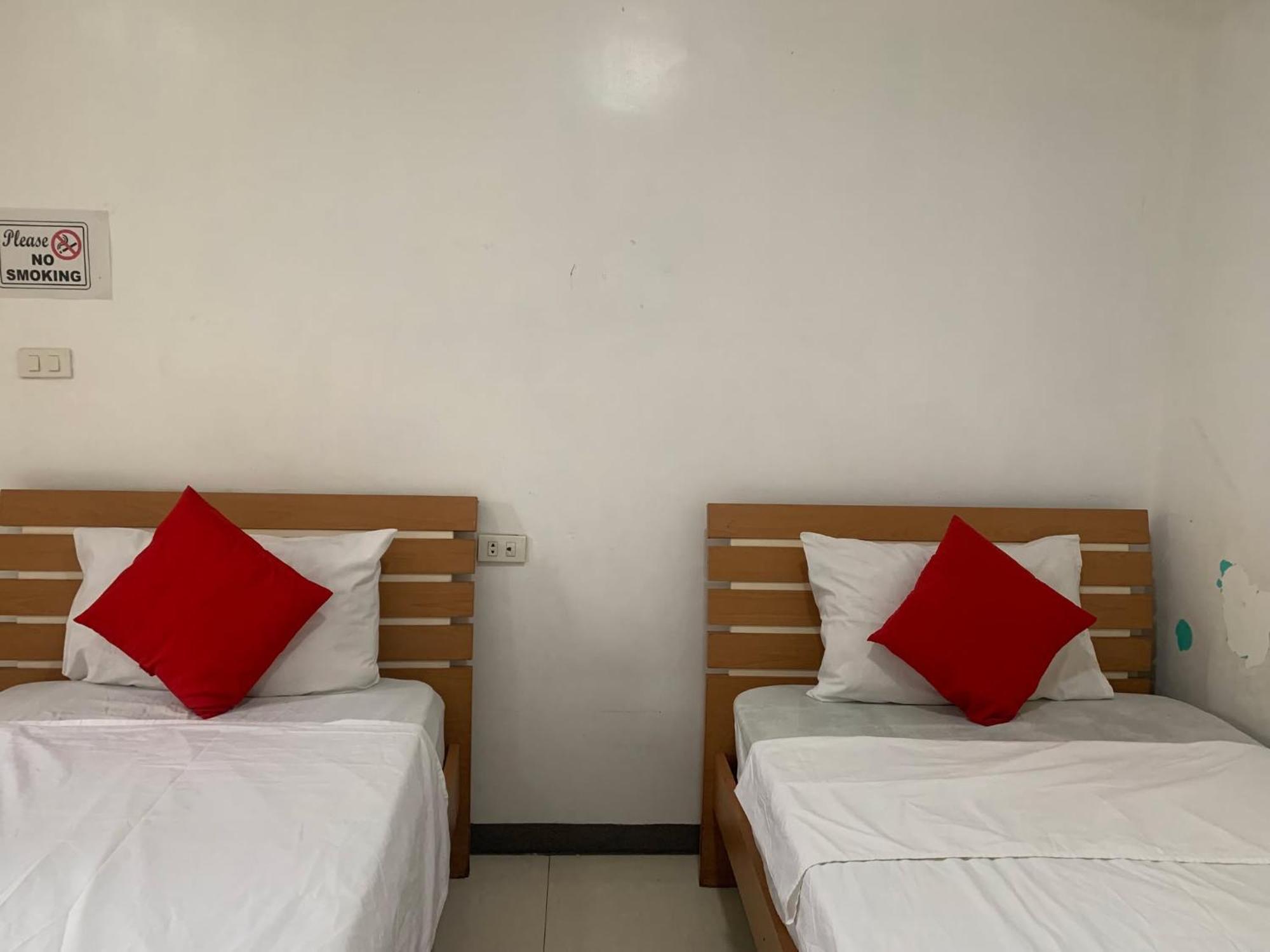 Lucky Hotel Манила Экстерьер фото