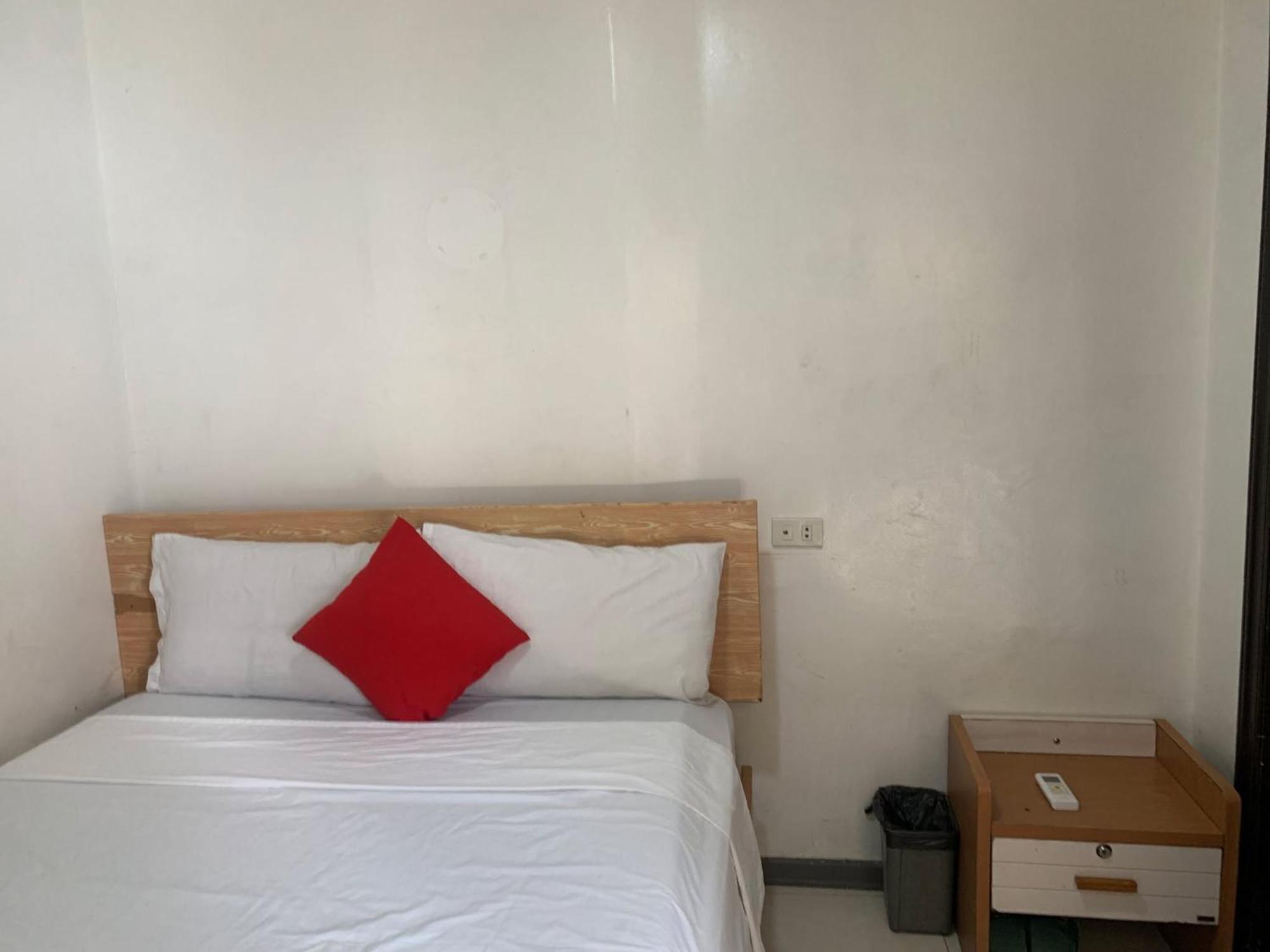 Lucky Hotel Манила Экстерьер фото