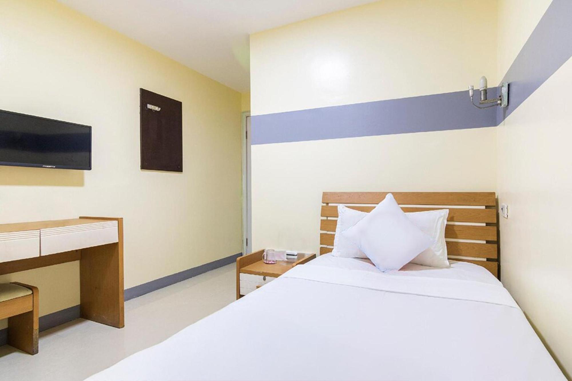 Lucky Hotel Манила Экстерьер фото