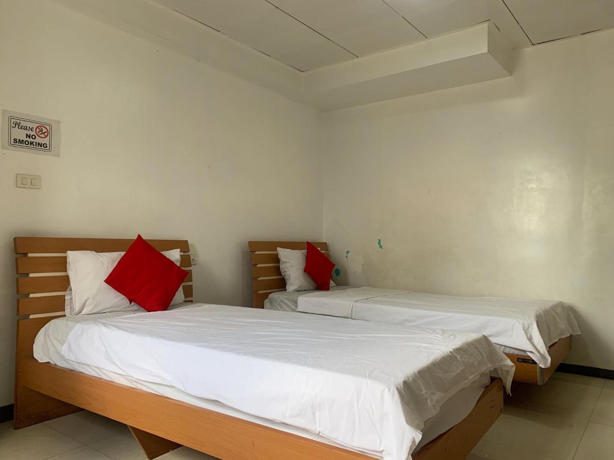 Lucky Hotel Манила Экстерьер фото